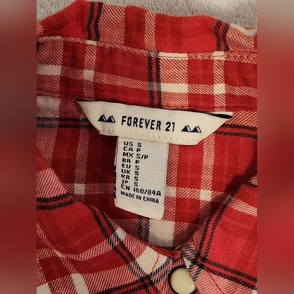 Red Plaid Button-Up Shirt Forever 21 Size Small - Picture 2 of 2